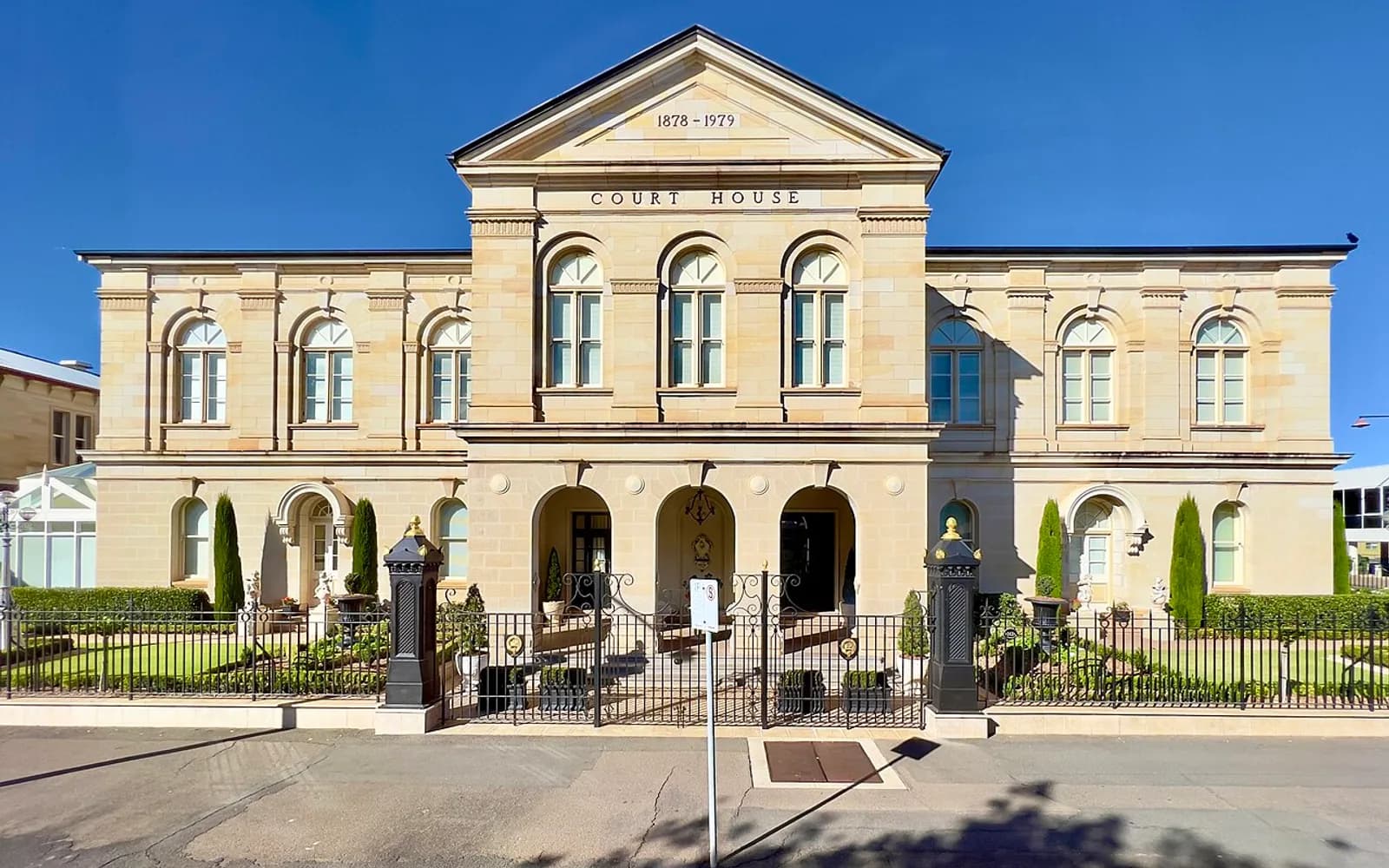 The sandstone Toowoomba Court House in the city centre