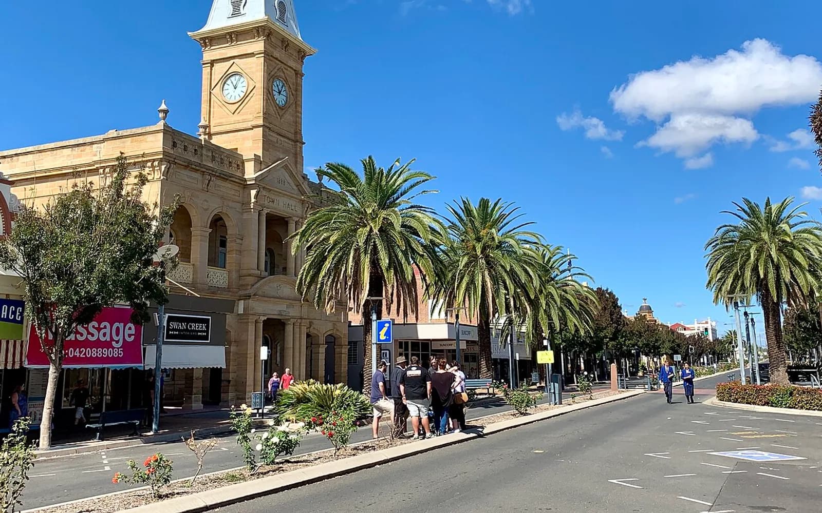 Warwick Town Hall and sandstone buildings on Palmerin Street